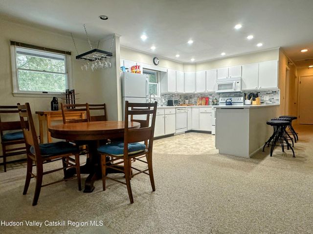 39 Island Drive, Copake, NY 12516