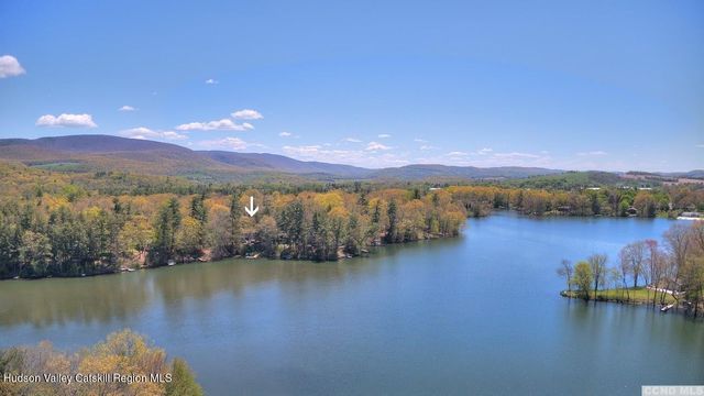 39 Island Drive, Copake, NY 12516