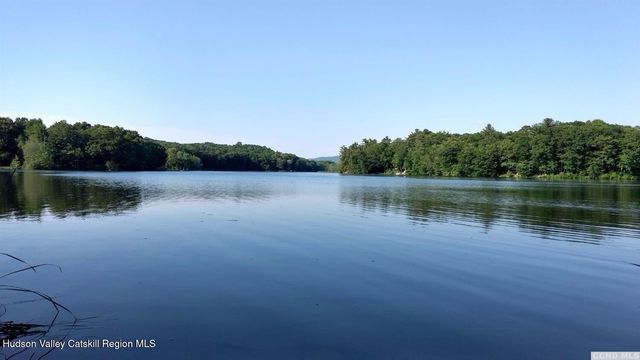 39 Island Drive, Copake, NY 12516