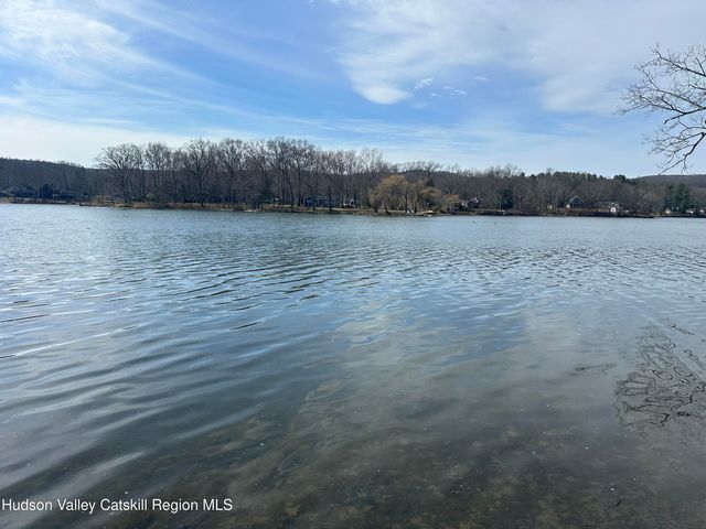 39 Island Drive, Copake, NY 12516