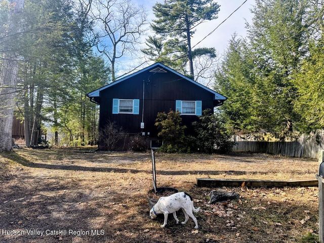 39 Island Drive, Copake, NY 12516