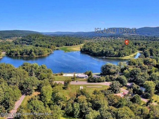 39 Island Drive, Copake, NY 12516