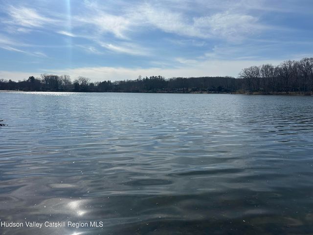 39 Island Drive, Copake, NY 12516