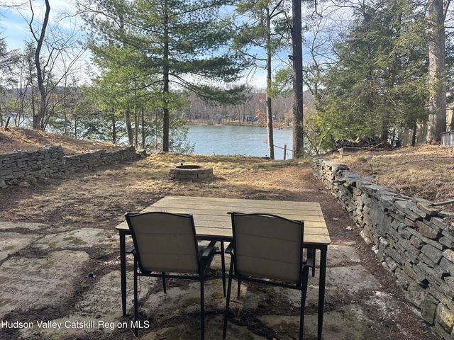 39 Island Drive, Copake, NY 12516