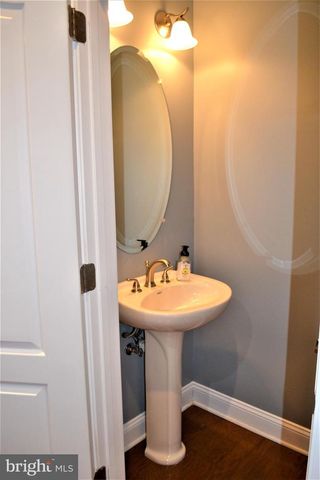 426 N THOMAS ST, Arlington, VA 22203