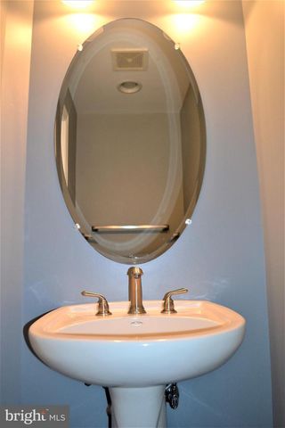 426 N THOMAS ST, Arlington, VA 22203