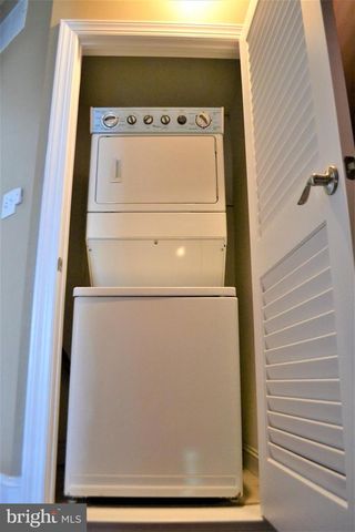 426 N THOMAS ST, Arlington, VA 22203