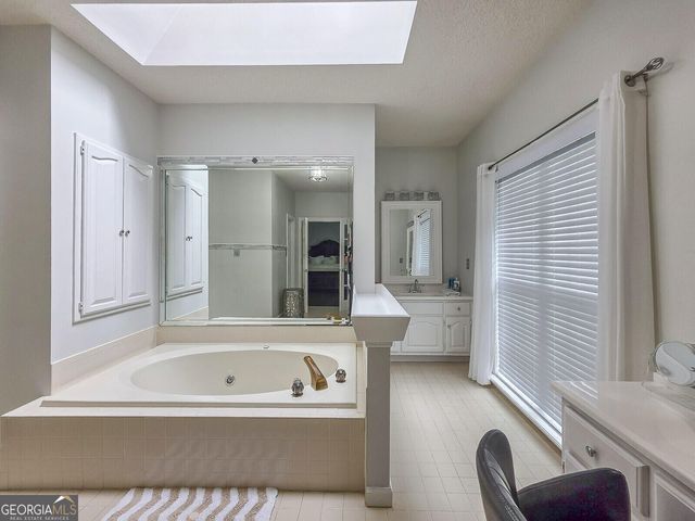 1950 Honeybee Creek Drive, Griffin, GA 30224