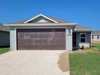 2006 E Annette Drive, Siloam Springs, AR 72761