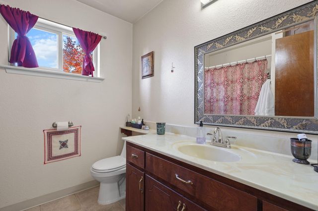 2872 Harlan Drive, Redding, CA 96003