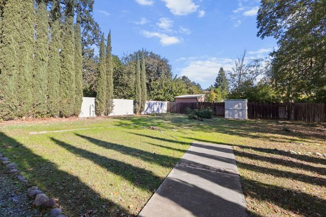 2872 Harlan Drive, Redding, CA 96003