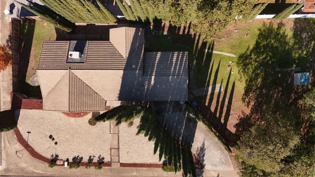 2872 Harlan Drive, Redding, CA 96003