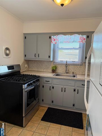 328 Lambert Avenue, Northvale, NJ 07647