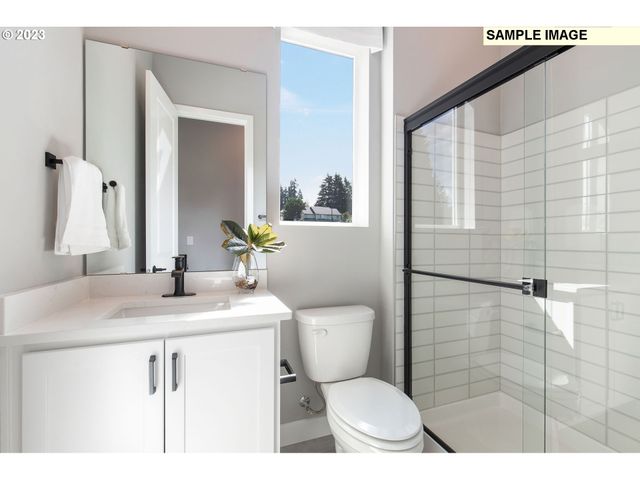 441 W IVY St, Washougal, WA 98671