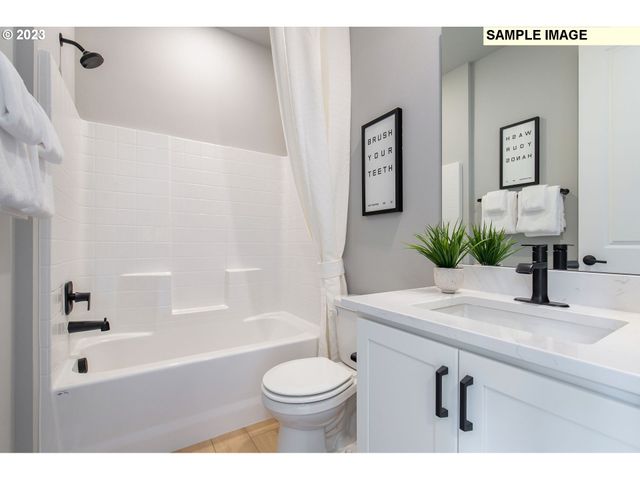 441 W IVY St, Washougal, WA 98671