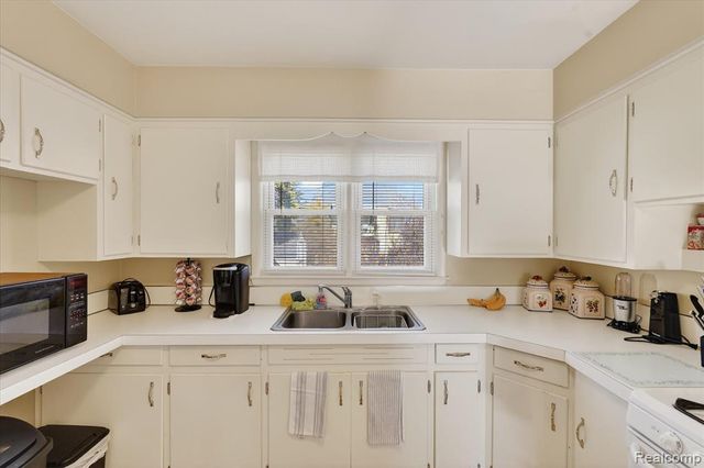 3318 Norwood Drive, Flint, MI 48503