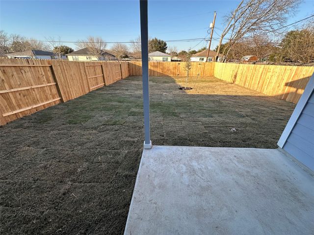 810 E Baxter ST E A & B, Seguin, TX 78155