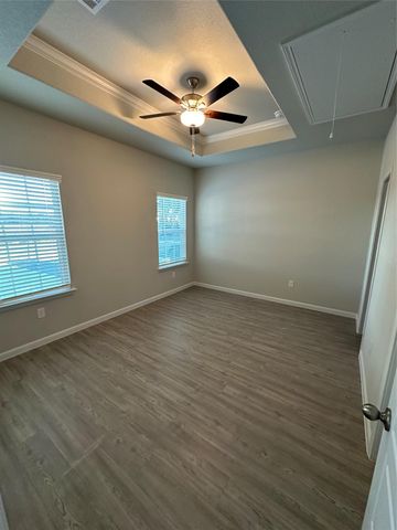 810 E Baxter ST E A & B, Seguin, TX 78155