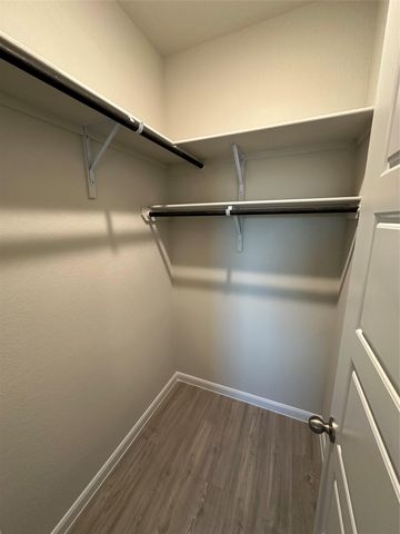 810 E Baxter ST E A & B, Seguin, TX 78155