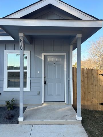 810 E Baxter ST E A & B, Seguin, TX 78155