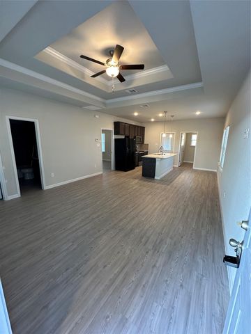 810 E Baxter ST E A & B, Seguin, TX 78155