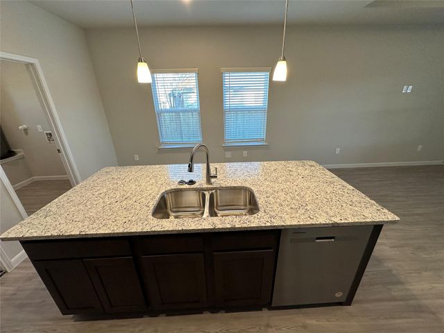 810 E Baxter ST E A & B, Seguin, TX 78155