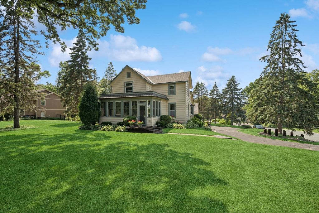 1401 Wachtler Avenue, Mendota Heights, MN 55118