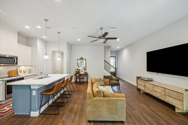 1502 Upland Glen Way, Houston, TX 77043