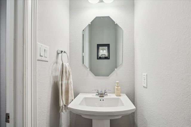 1502 Upland Glen Way, Houston, TX 77043