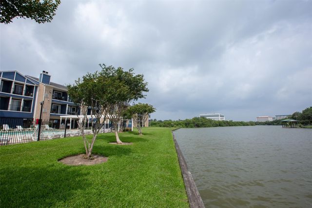 18515 Egret Bay Boulevard 803, Houston, TX 77058