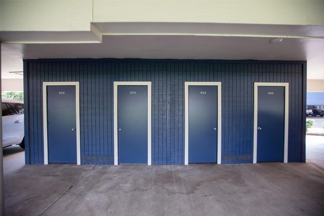 18515 Egret Bay Boulevard 803, Houston, TX 77058