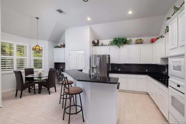 914 Grassy Meadows, San Antonio, TX 78258