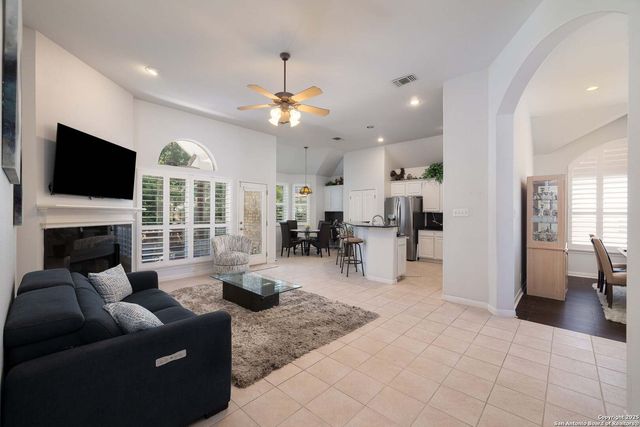 914 Grassy Meadows, San Antonio, TX 78258