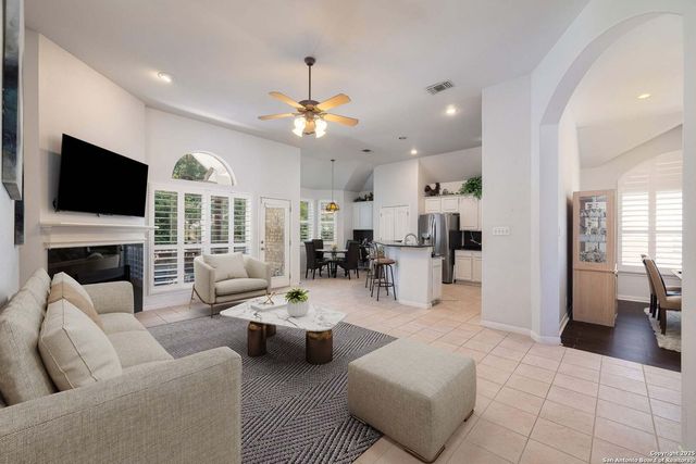 914 Grassy Meadows, San Antonio, TX 78258