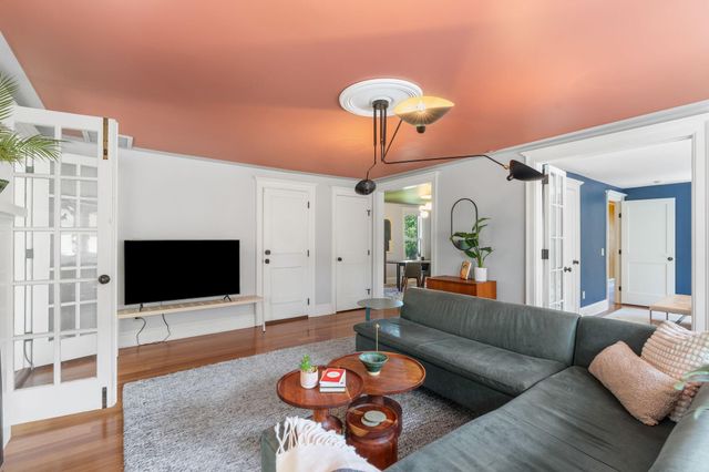 2633 Humboldt Avenue S 201, Minneapolis, MN 55408