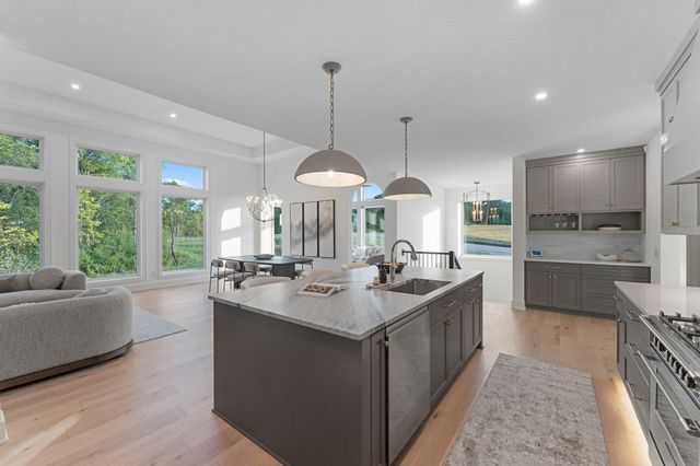 6433 Isle Avenue S, Cottage Grove, MN 55016