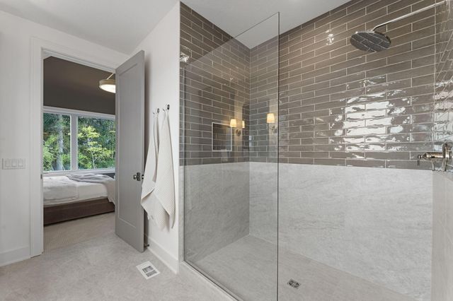 6433 Isle Avenue S, Cottage Grove, MN 55016