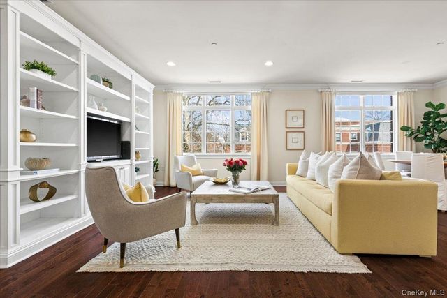 1 Christie Place 402E, Scarsdale, NY 10583