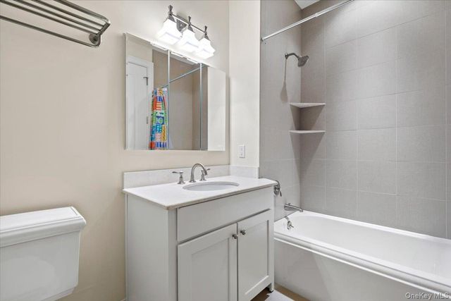 1 Christie Place 402E, Scarsdale, NY 10583