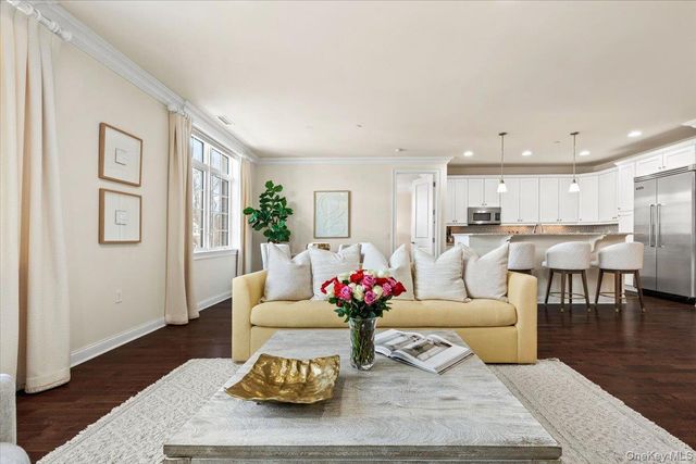 1 Christie Place 402E, Scarsdale, NY 10583