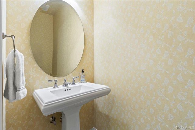 1 Christie Place 402E, Scarsdale, NY 10583