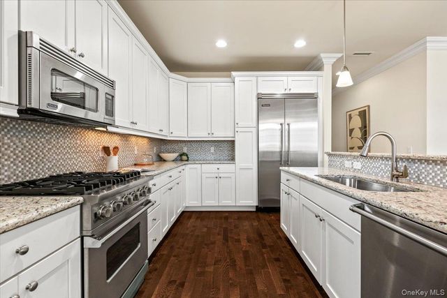 1 Christie Place 402E, Scarsdale, NY 10583