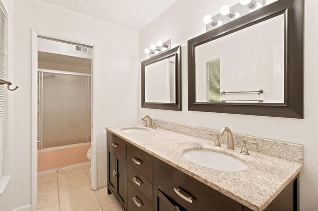 8502 Macduff Ct, Stockton, CA 95209
