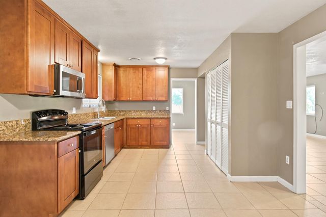 8502 Macduff Ct, Stockton, CA 95209