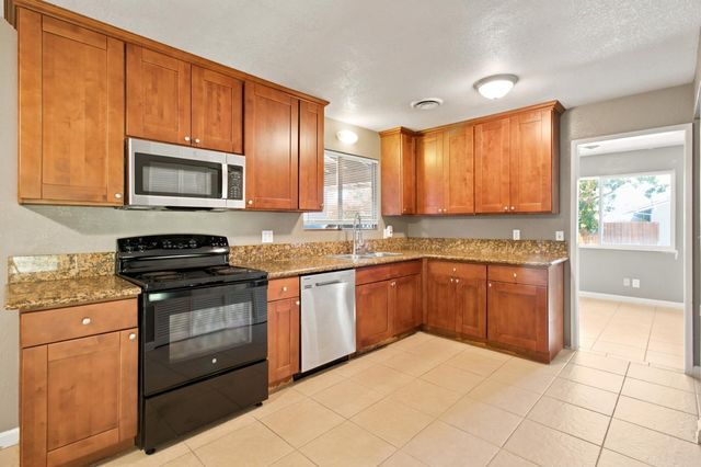 8502 Macduff Ct, Stockton, CA 95209
