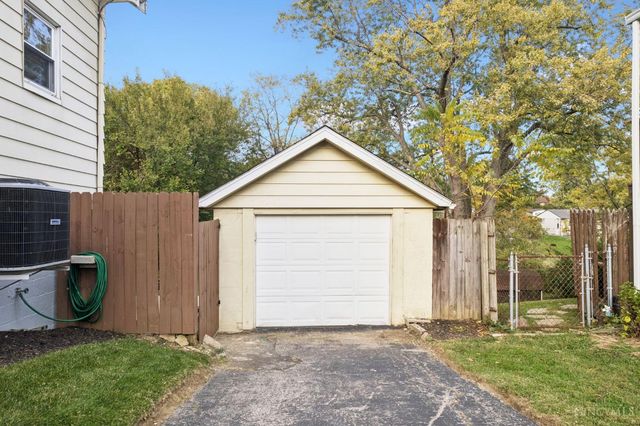 3841 Virginia Court, Cincinnati, OH 45248