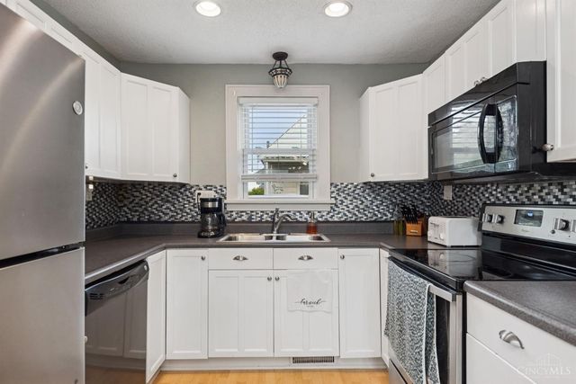 3841 Virginia Court, Cincinnati, OH 45248