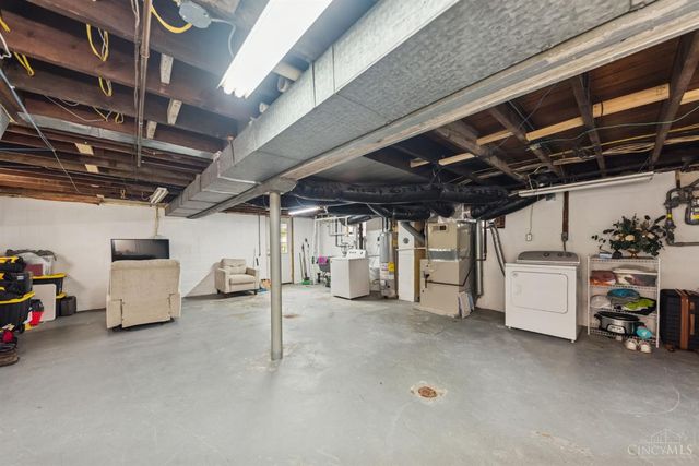 3841 Virginia Court, Cincinnati, OH 45248