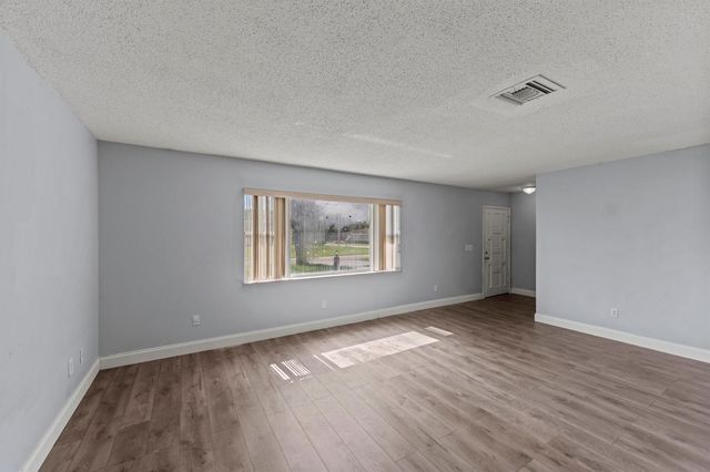 106 NW Broadview Street, Port St. Lucie, FL 34983