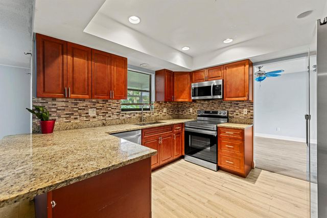 106 NW Broadview Street, Port St. Lucie, FL 34983